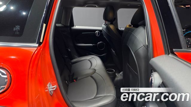 MINI Cooper S 5Door HIGH 3rd 2020 — фото 16