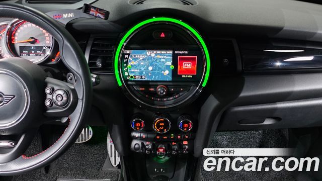 MINI Cooper S 5Door HIGH 3rd 2020 — фото 18