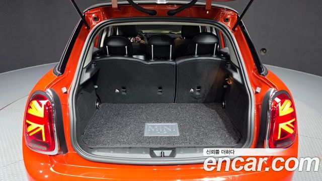 MINI Cooper S 5Door HIGH 3rd 2020 — фото 24