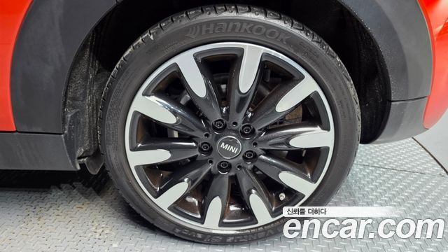 MINI Cooper S 5Door HIGH 3rd 2020 — фото 27