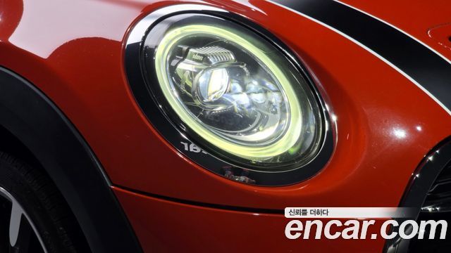 MINI Cooper S 5Door HIGH 3rd 2020 — фото 28