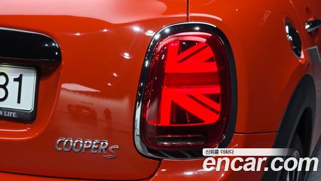 MINI Cooper S 5Door HIGH 3rd 2020 — фото 29
