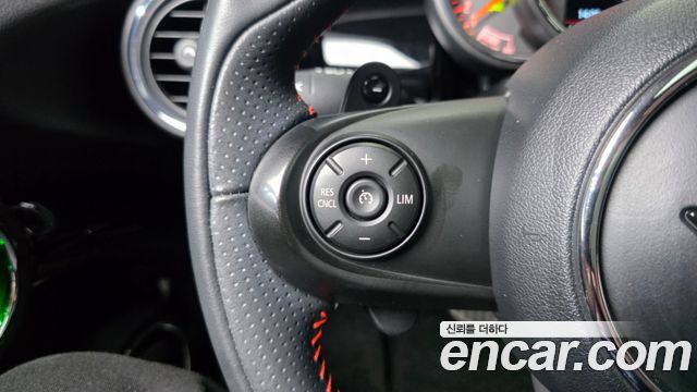 MINI Cooper S 5Door HIGH 3rd 2020 — фото 40