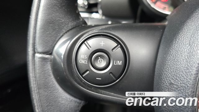 MINI Cooper Clubman Standard 2nd 2017 — фото 19