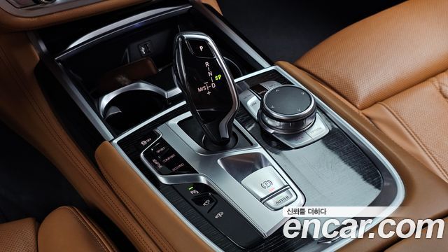 BMW 7 Series (G11) 740Ld xDrive M Sport 2018 — фото 9