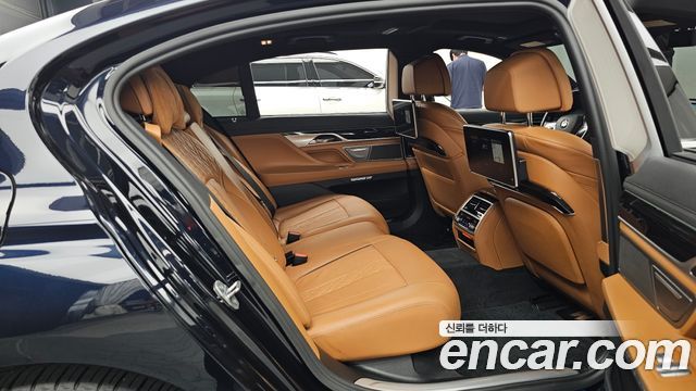 BMW 7 Series (G11) 740Ld xDrive M Sport 2018 — фото 12