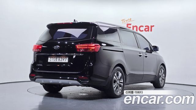 Kia Carnival 9-Seater Luxury 2020 — фото 2