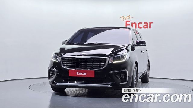 Kia Carnival 9-Seater Luxury 2020 — фото 3