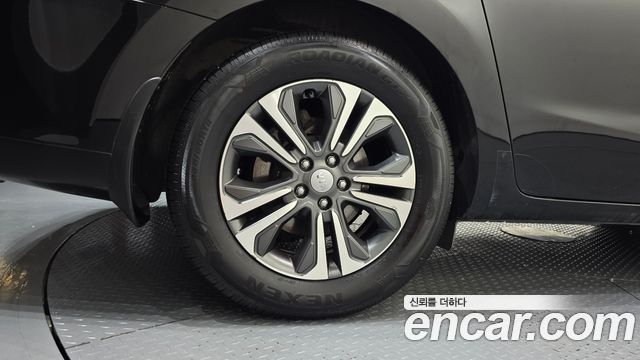 Kia Carnival 9-Seater Luxury 2020 — фото 5