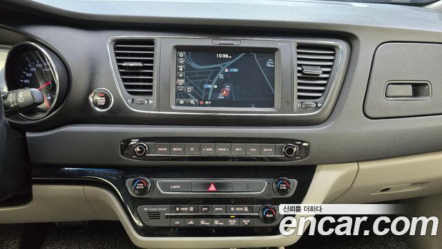 Kia Carnival 9-Seater Luxury 2020 — фото 14