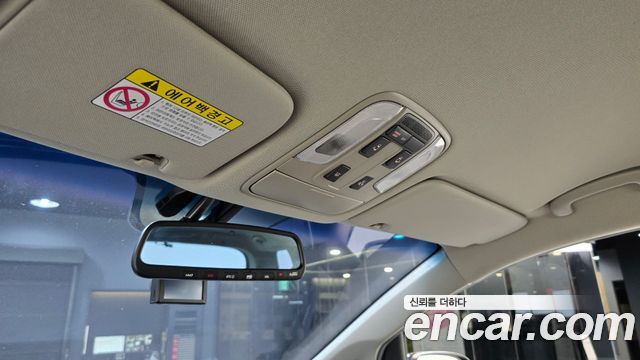 Kia Carnival 9-Seater Luxury 2020 — фото 18