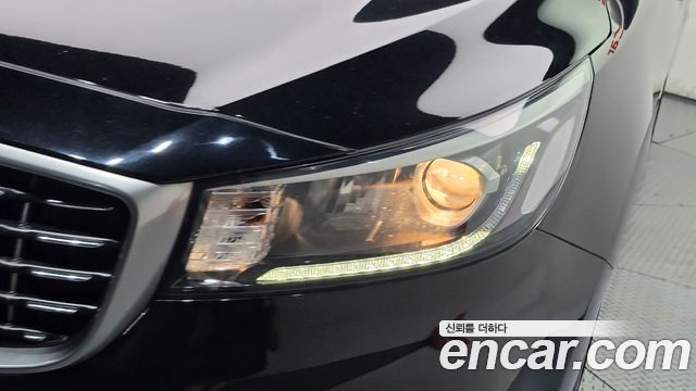 Kia Carnival 9-Seater Luxury 2020 — фото 22