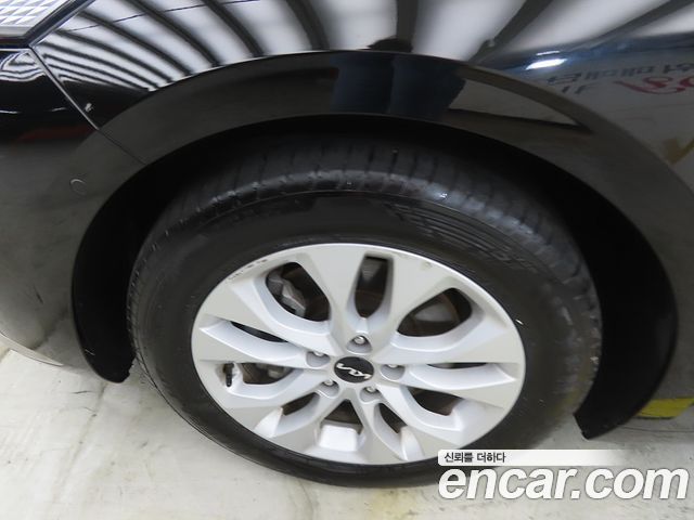 Kia K8 2.5 Gasoline 2WD Noblesse 2023 — фото 24