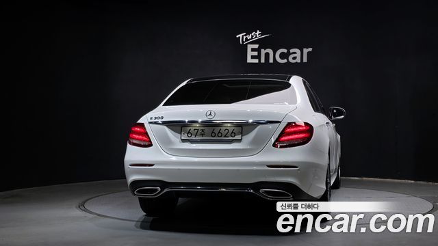 Mercedes-Benz E-Class (W213) E300 AMG Line 2019 — фото 4