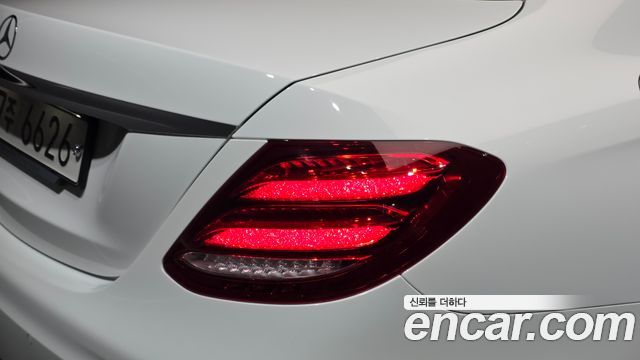 Mercedes-Benz E-Class (W213) E300 AMG Line 2019 — фото 29