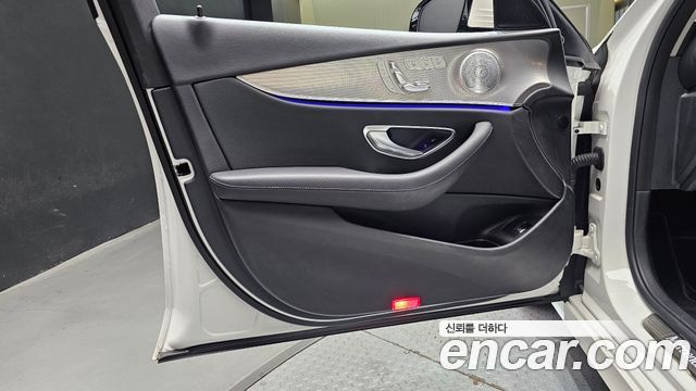 Mercedes-Benz E-Class (W213) E300 AMG Line 2019 — фото 30