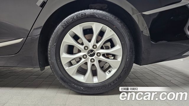 Kia K8 2.5 Gasoline 2WD Noblesse Light 2022 — фото 21