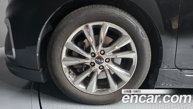 Kia Carnival 9-seater Limousine(Special vehicle) 2019 — фото 5