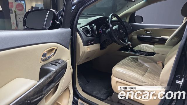 Kia Carnival 9-seater Limousine(Special vehicle) 2019 — фото 10