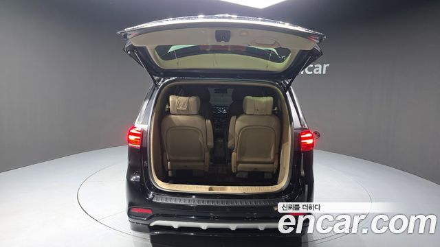 Kia Carnival 9-seater Limousine(Special vehicle) 2019 — фото 20