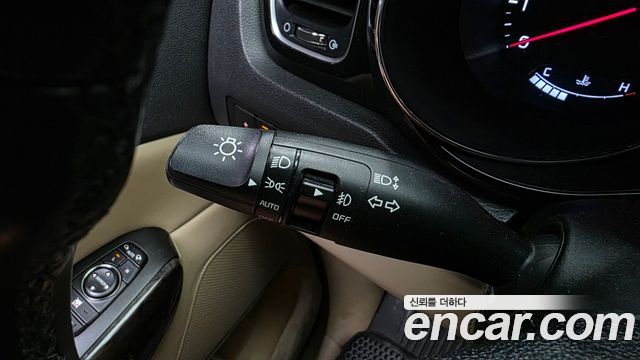 Kia Carnival 9-seater Limousine(Special vehicle) 2019 — фото 34