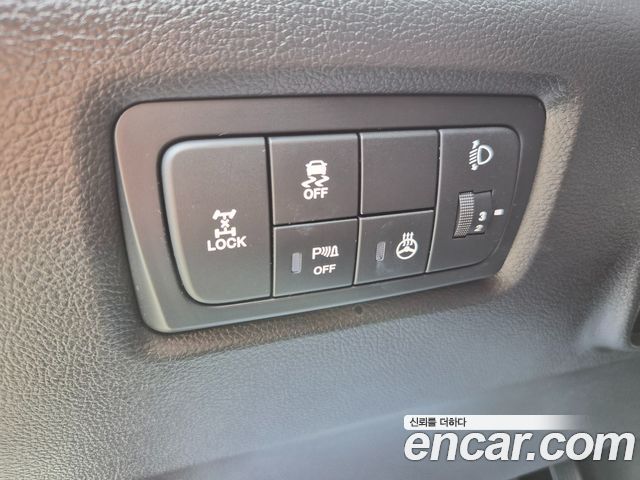 KG Mobility (SsangYong) Style Korando C 2.2 RX 4WD DLX 2017 — фото 21