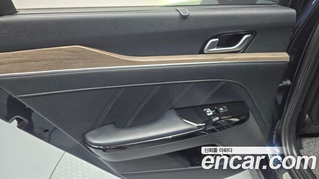 Kia K5 (III) 2.0 Signature 2020 — фото 25
