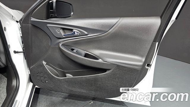Chevrolet Malibu 2.0 Turbo Redline 2022 — фото 24