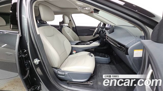 Kia EV6 Long Range 4WD Air 2023 — фото 12