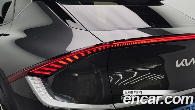Kia EV6 Long Range 4WD Air 2023 — фото 23