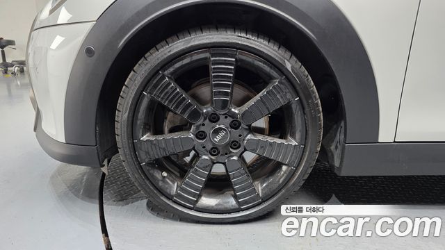 MINI Cooper S Convertible Resolute Edition 3rd Gen 2024 — фото 5