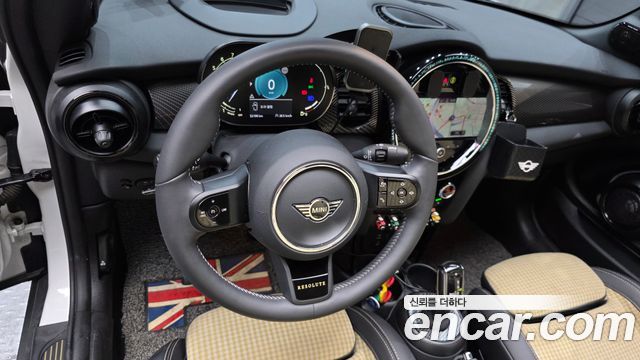 MINI Cooper S Convertible Resolute Edition 3rd Gen 2024 — фото 13