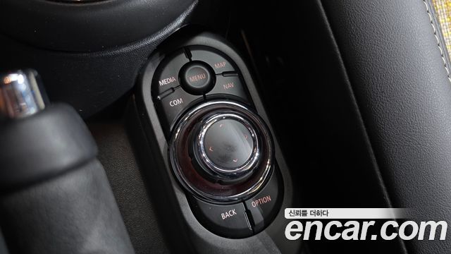 MINI Cooper S Convertible Resolute Edition 3rd Gen 2024 — фото 27