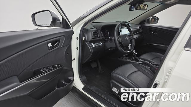 KG Mobility (SsangYong) Very New Tivoli Gasoline 1.5 2WD V3 2022 — фото 10