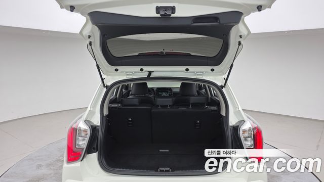 KG Mobility (SsangYong) Very New Tivoli Gasoline 1.5 2WD V3 2022 — фото 20