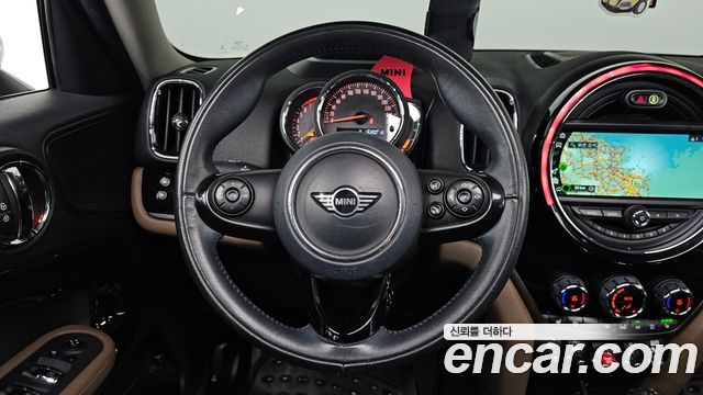 MINI Cooper Countryman HIGH 2nd 2018 — фото 17