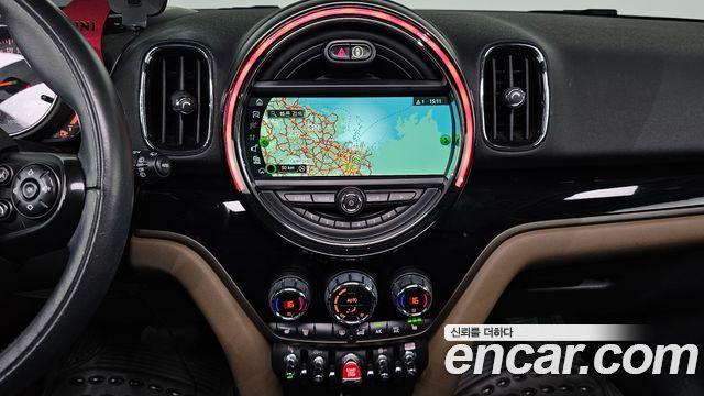 MINI Cooper Countryman HIGH 2nd 2018 — фото 18