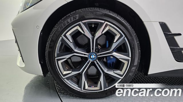 BMW i4 eDrive40 M Sports Pro 2023 — фото 5