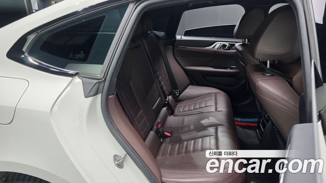 BMW i4 eDrive40 M Sports Pro 2023 — фото 11