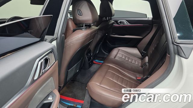 BMW i4 eDrive40 M Sports Pro 2023 — фото 12