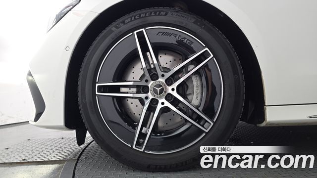 Mercedes-Benz E-Class (W214) E300 4MATIC AMG Line 2026 — фото 5