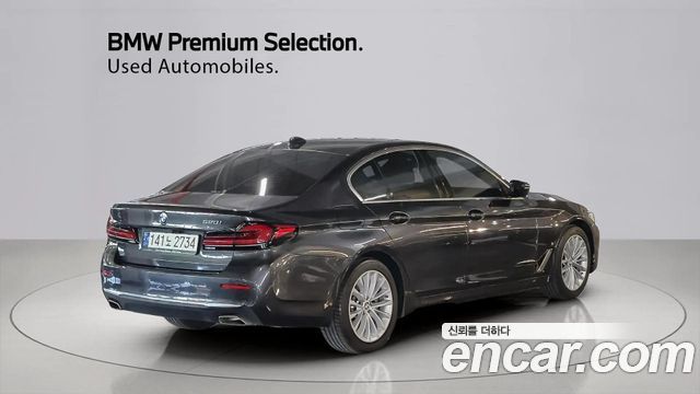 BMW 5 Series (G30) 520i Luxury 2023 — фото 2