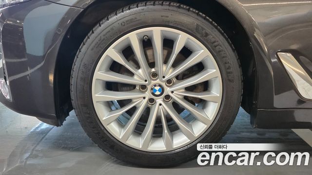 BMW 5 Series (G30) 520i Luxury 2023 — фото 5