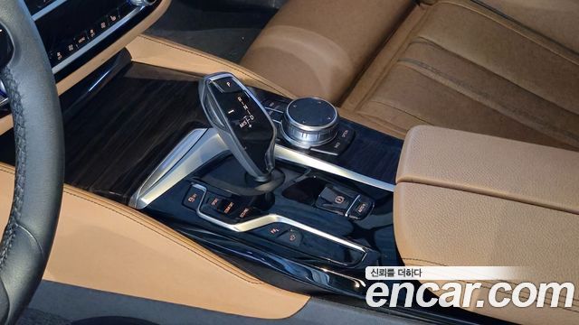 BMW 5 Series (G30) 520i Luxury 2023 — фото 9