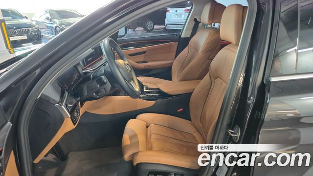 BMW 5 Series (G30) 520i Luxury 2023 — фото 16
