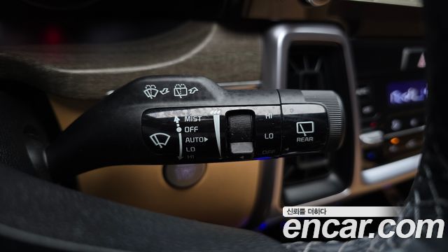 Kia Sorento (IV) Gasoline 2.5T 2WD Prestige 2023 — фото 20