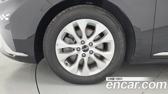 Kia K8 2.5 Gasoline 2WD Noblesse 2023 — фото 5