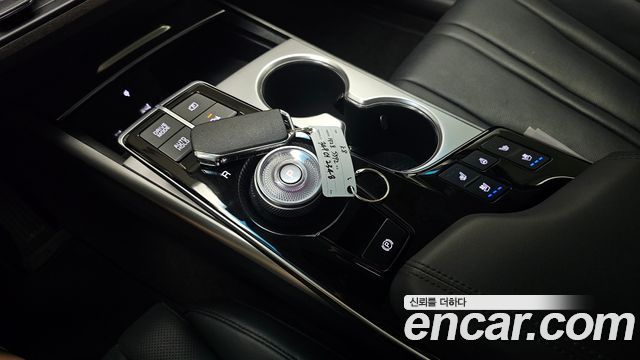 Kia K8 2.5 Gasoline 2WD Noblesse 2023 — фото 9