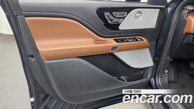 Lincoln Aviator (II) 3.0 Reserve  AWD 2023 — фото 24