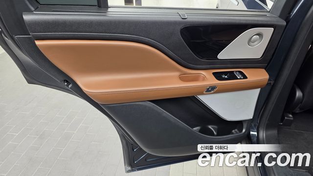 Lincoln Aviator (II) 3.0 Reserve  AWD 2023 — фото 25